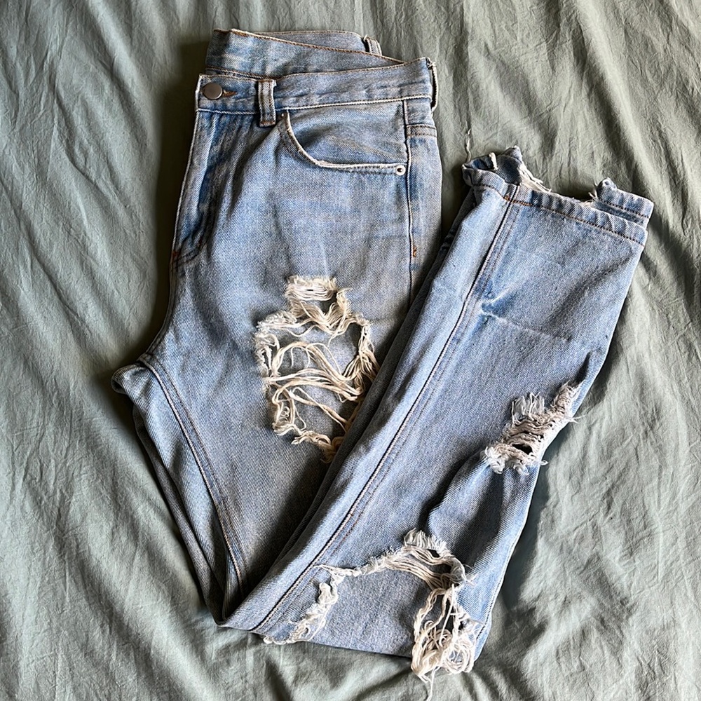 Brandy Melville Distressed Boyfriend Jean